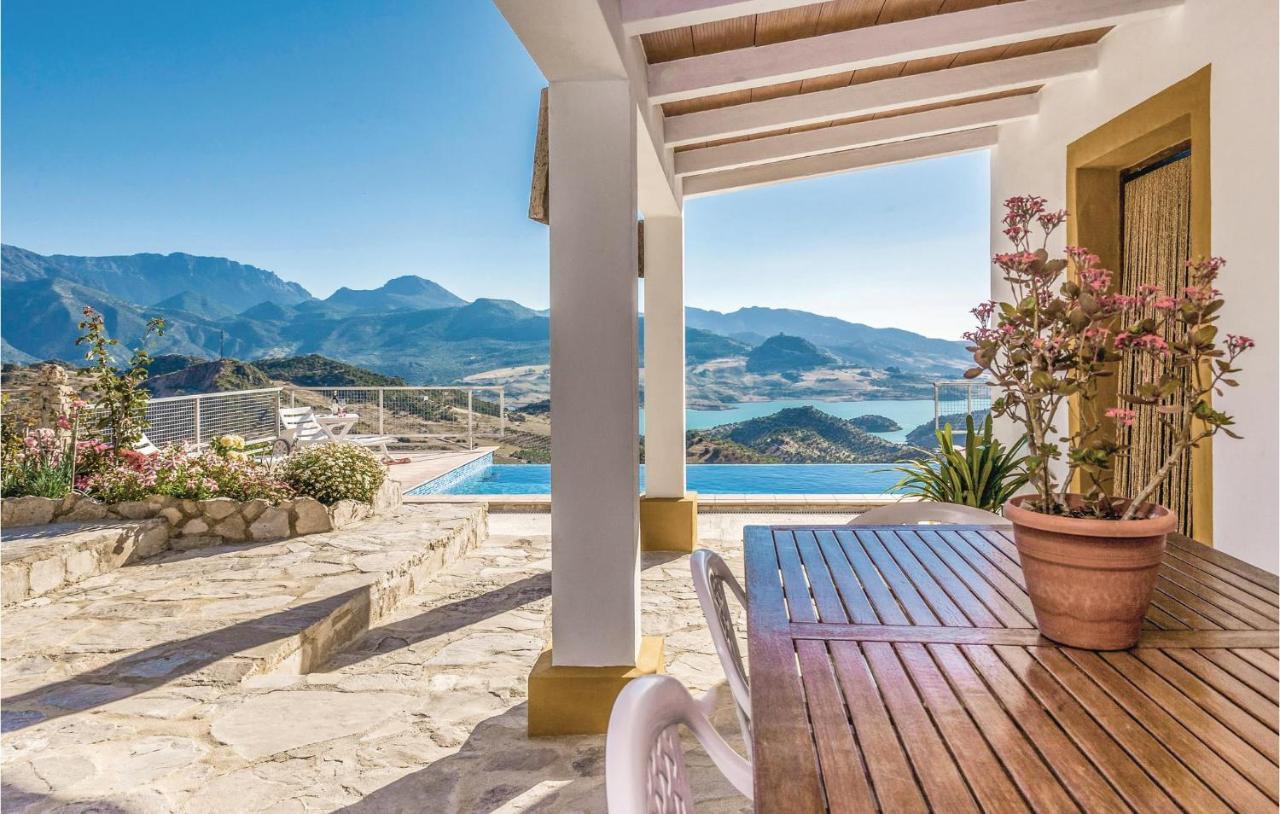 Awesome Home In Cadiz With Swimming Pool El Gastor Eksteriør bilde