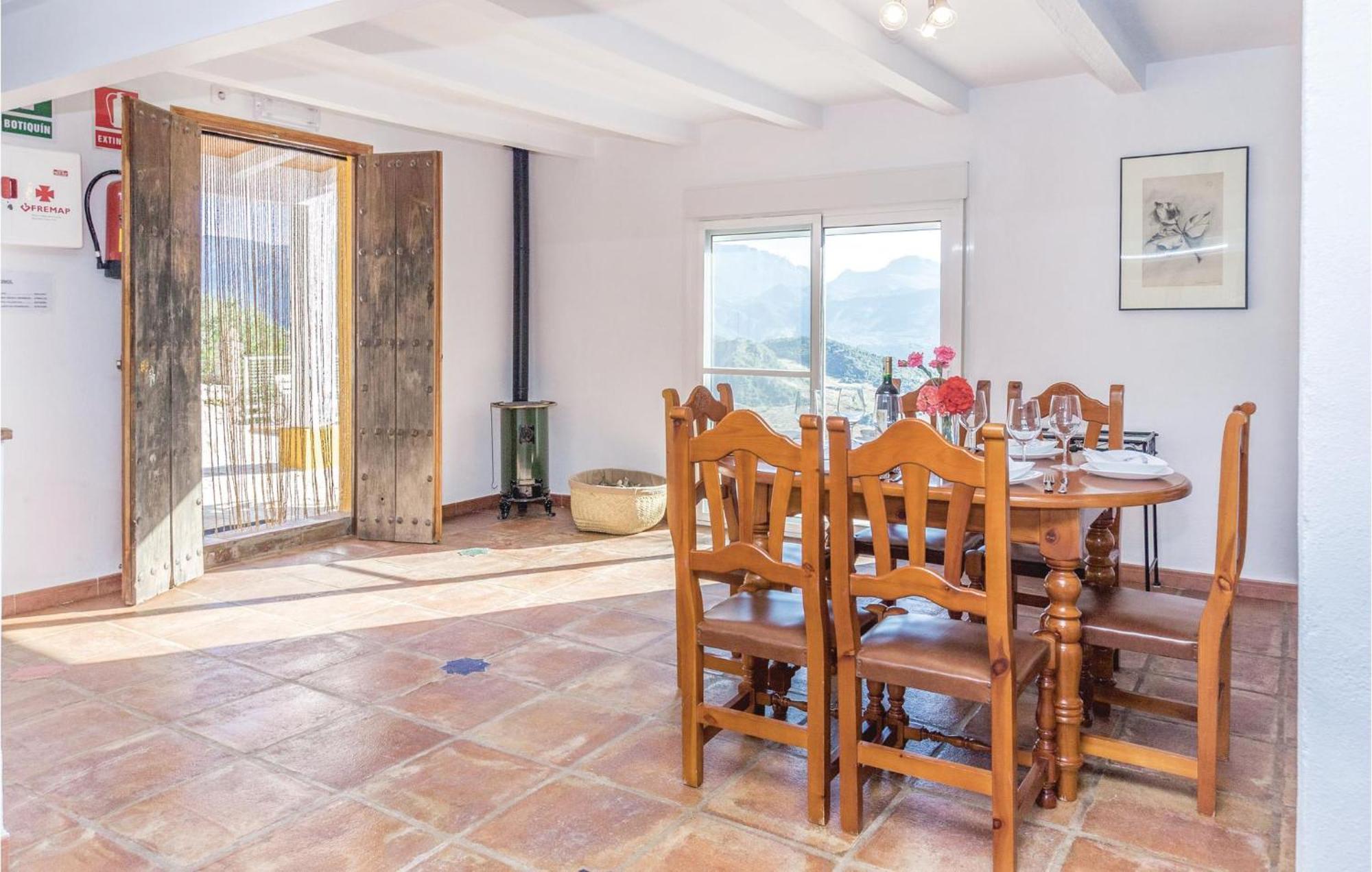 Awesome Home In Cadiz With Swimming Pool El Gastor Eksteriør bilde